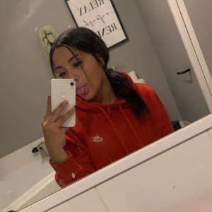 Meet your Posher, Dakota